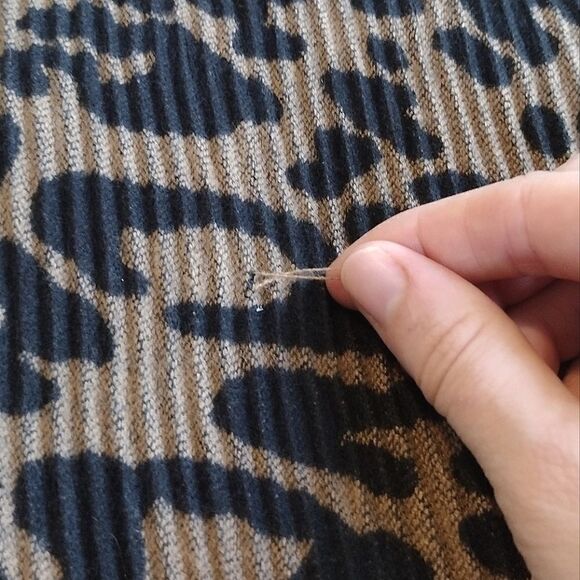 Anna & Ava Women's Leopard Print Brown Wrap Around Plush Scarf OS - Picture 6 of 9